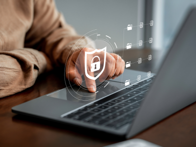 Mantente alerta ante mensajes sospechosos, y usa siempre nuestros canales oficiales. Actualiza tu contraseña regularmente.